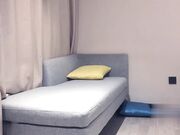 牛仔裤妹子在沙发啪啪口交上位骑坐后入抽插