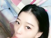 护肤店老板娘 强撩衣服吸奶喊不要 大屌骑脸插嘴 半推半就很是刺激1