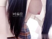 女儿被我调教成骚母狗妈妈还在客厅看电视看着齐逼小短裙就跑我房间让我操