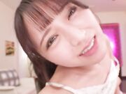 这位体型娇小像动物一样的女友徐琳提供以面部为中心的3