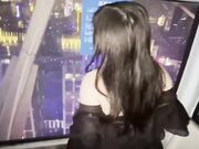 蒙住双眼舔舐主人的指尖 让你感到酥酥麻麻 激情露出